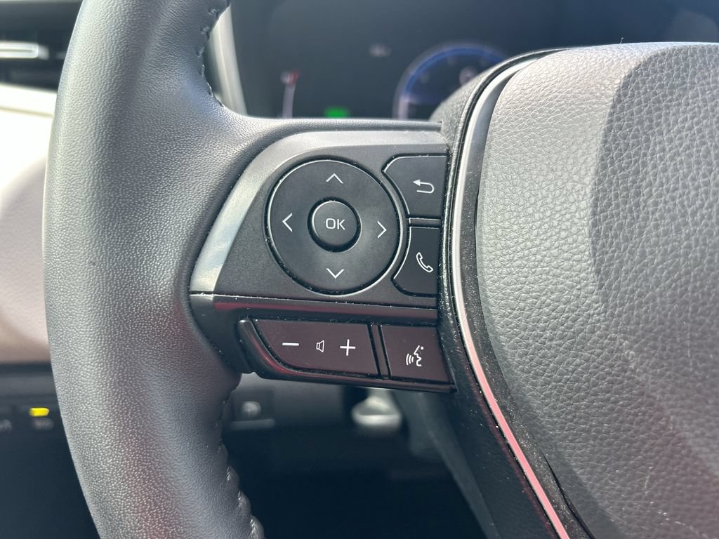 Used 2025 Toyota Corolla XLE FWD image 16