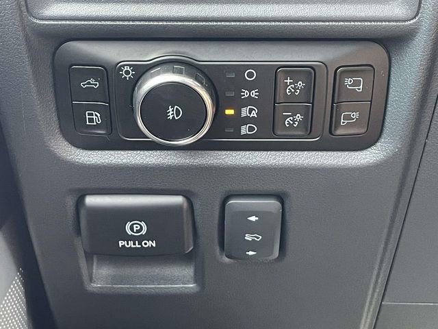 Used 2025 Ford F150 Lariat w/ Equipment Group 502A High image 31