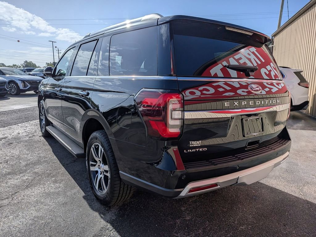 Used 2024 Ford Expedition Limited image 3