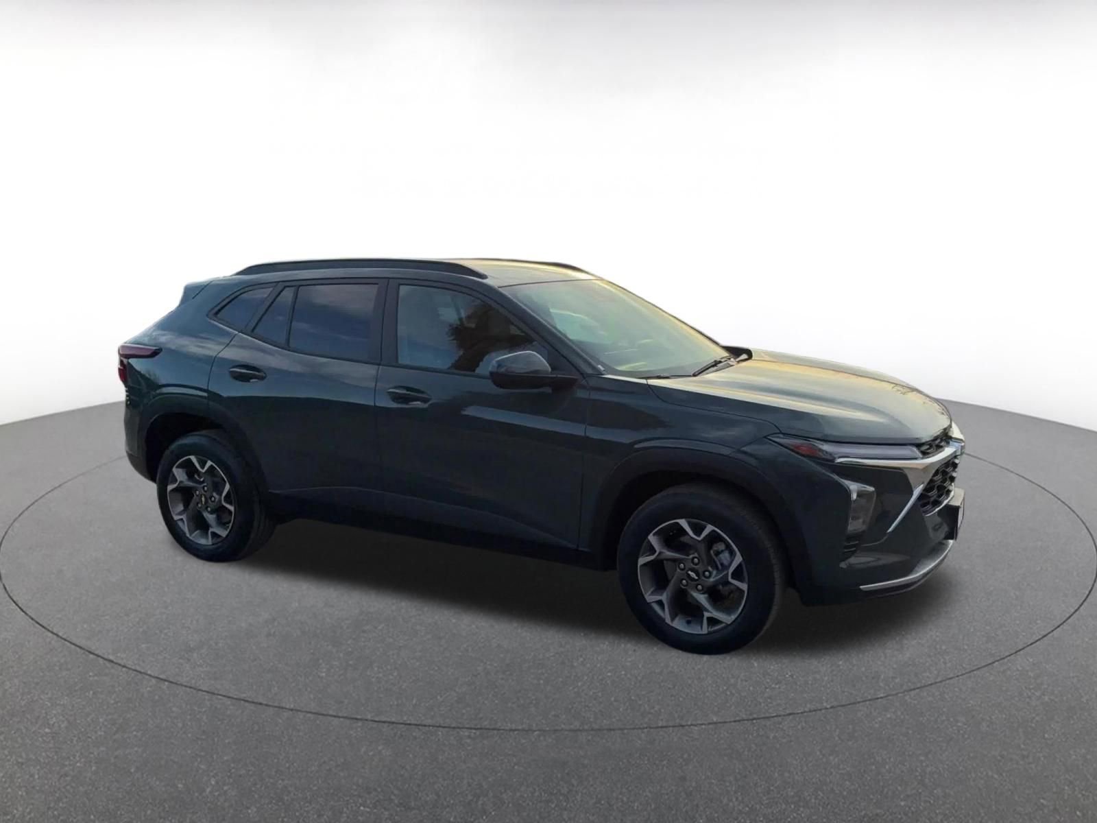 Used 2025 Chevrolet Trax LT video 2