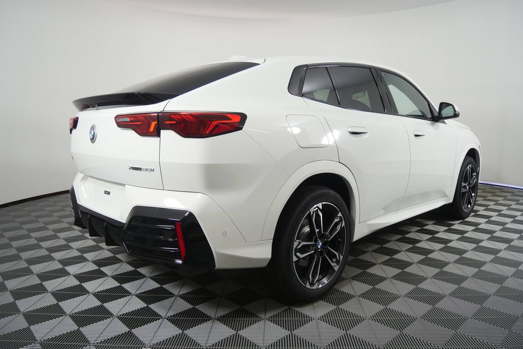 Used 2026 BMW X2 xDrive28i w/ Technology Package AWD/4WD image 5
