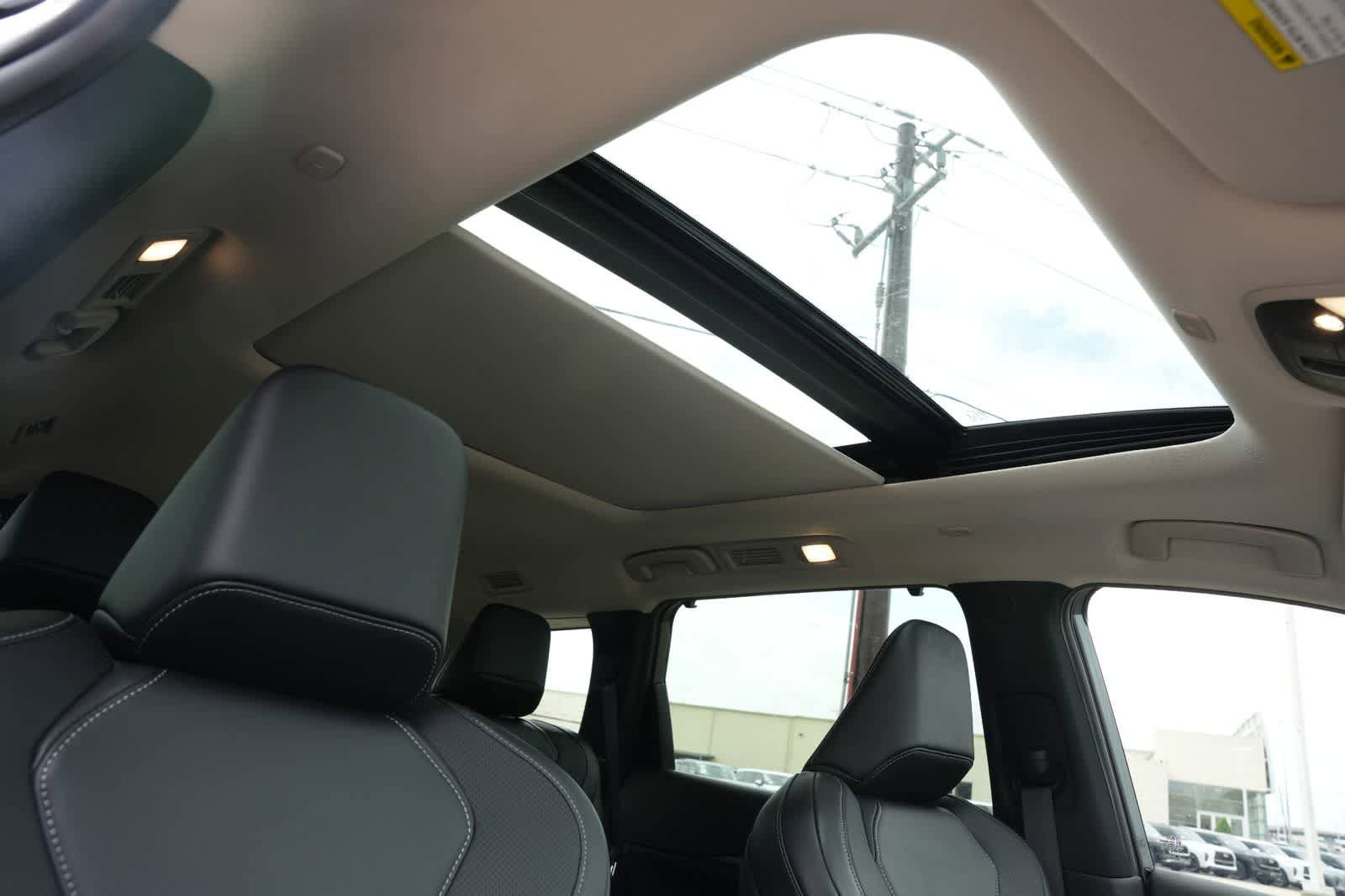 Used 2026 INFINITI QX60 Luxe w/ Cargo Package FWD image 24