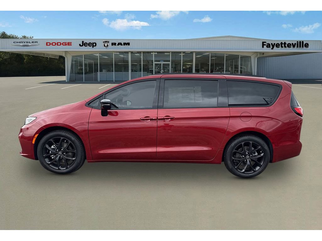 New 2026 Chrysler Pacifica Limited w/ S Appearance Package image 6