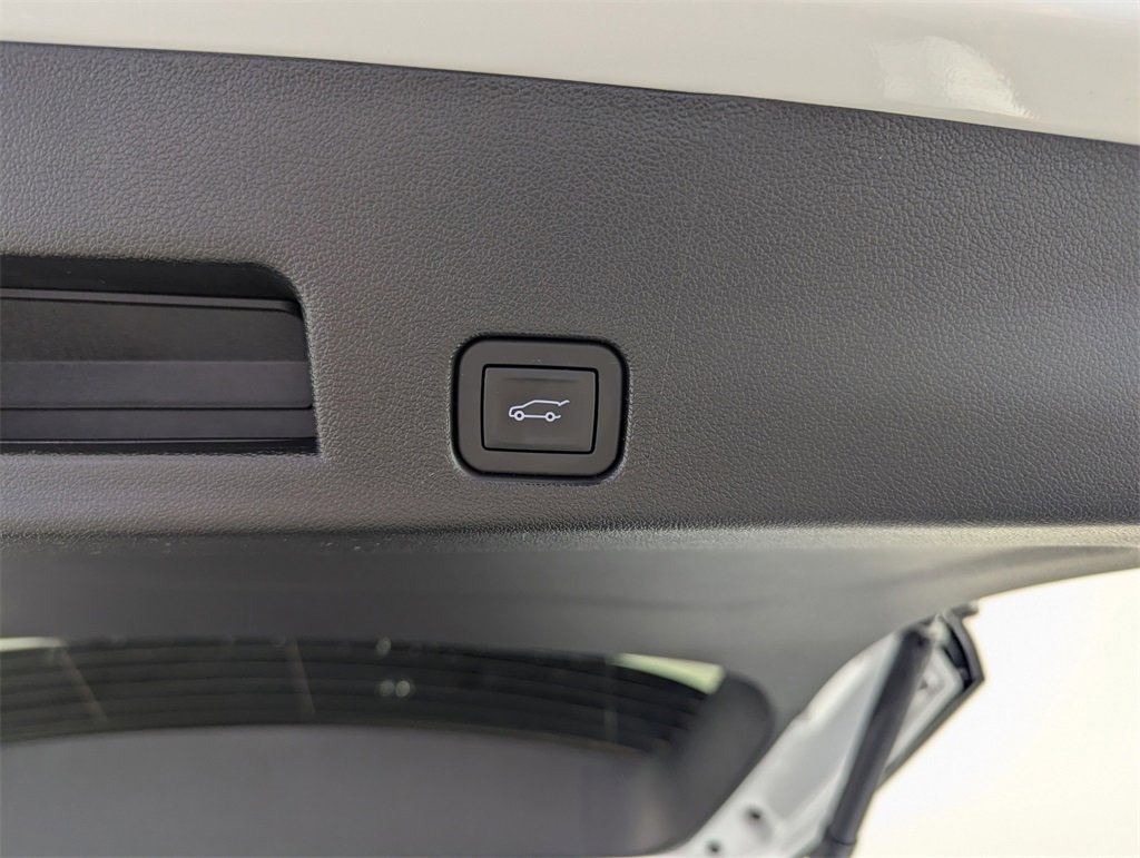 Used 2025 Buick Enclave Sport Touring w/ LPO, All-Weather Package image 32