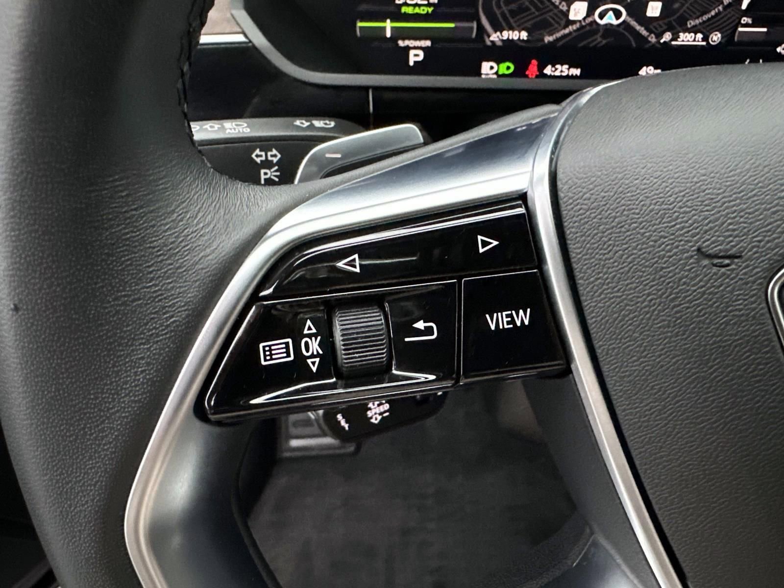 Used 2022 Audi e-tron Premium Plus image 18