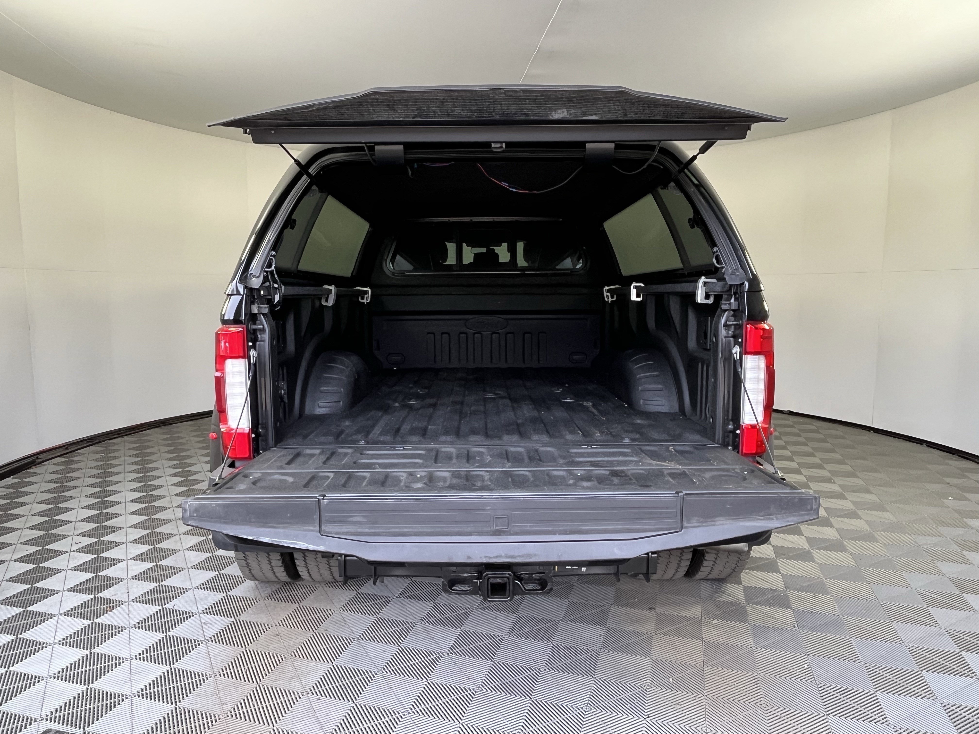 Used 2018 Ford F450 Platinum w/ Platinum Ultimate Package AWD/4WD image 5