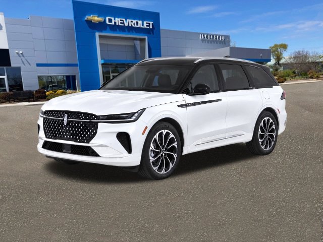 Used 2024 Lincoln Nautilus Reserve AWD/4WD image 2