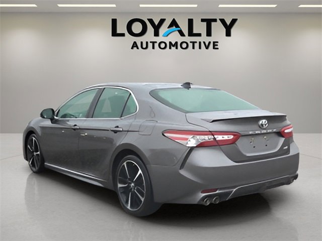 Used 2018 Toyota Camry XSE image 3