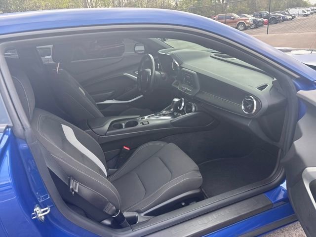 Used 2023 Chevrolet Camaro LT RWD image 9
