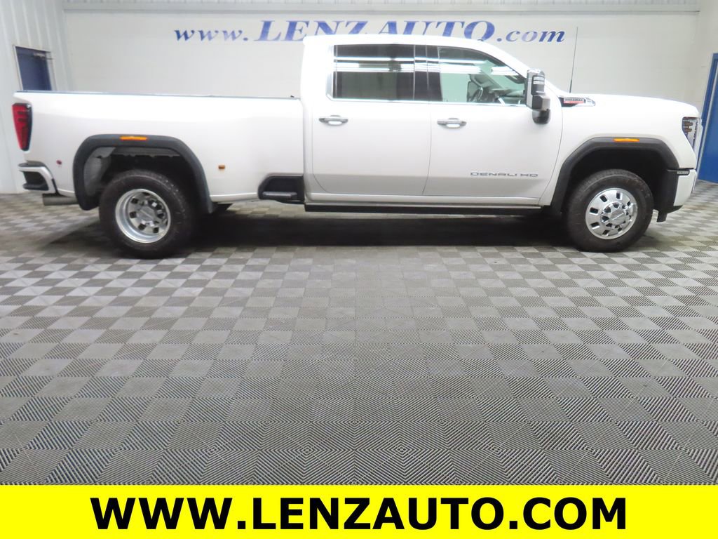 Used 2024 GMC Sierra 3500 Denali w/ Denali Reserve Package image 2