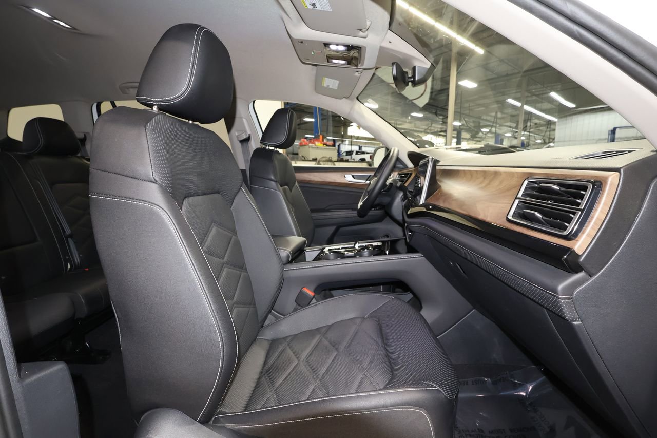Used 2025 Volkswagen Atlas SE FWD image 27