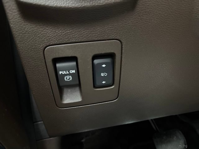 Used 2018 Ford F150 King Ranch w/ Equipment Group 601A Luxury AWD/4WD image 43