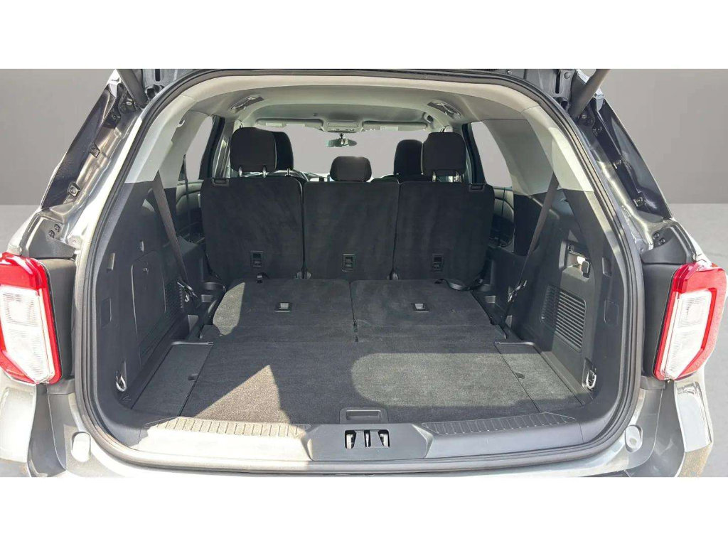 Used 2023 Ford Explorer XLT AWD/4WD image 9