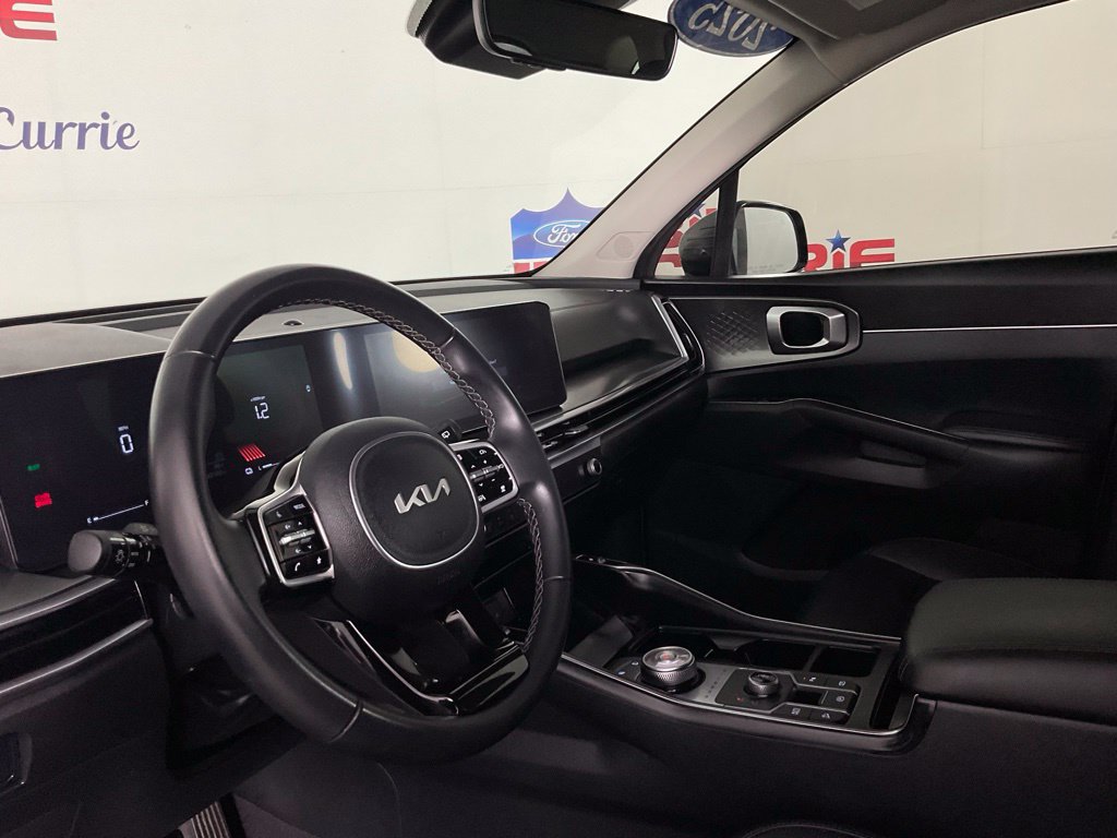 Used 2025 Kia Sorento EX AWD/4WD image 13