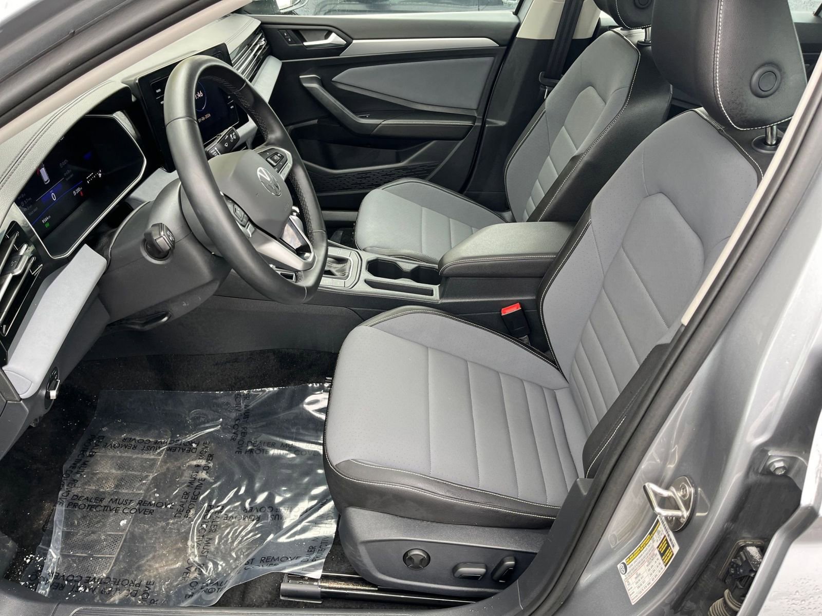 Used 2025 Volkswagen Jetta SE image 23