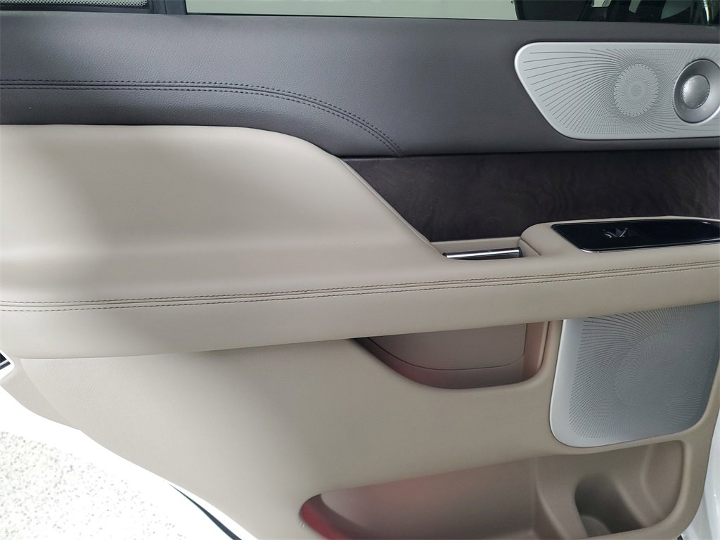 Certified 2022 Lincoln Navigator Reserve image 9