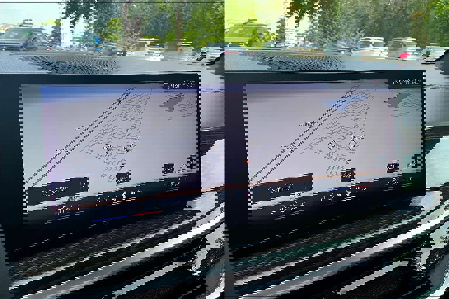 Used 2024 BMW X5 xDrive50e image 36