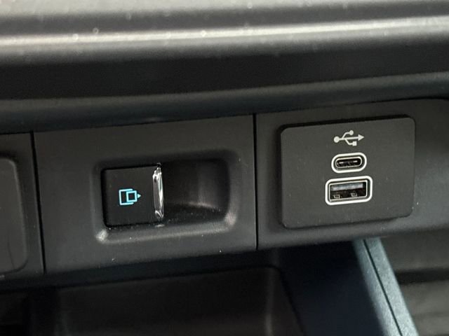 Used 2025 Ford Maverick Lobo image 21