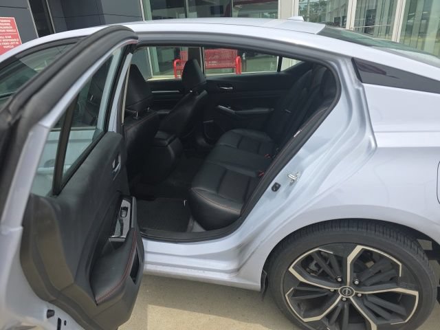 Used 2024 Nissan Altima 2.5 SR FWD image 13