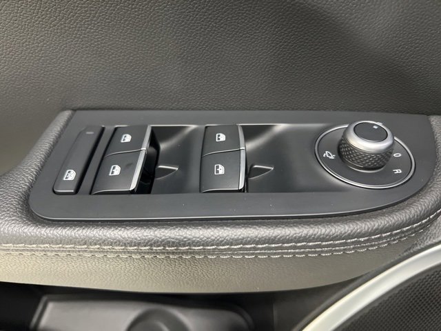 Used 2023 Alfa Romeo Giulia Veloce image 15