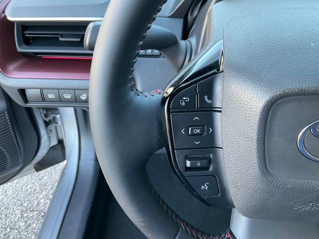 Used 2025 Toyota Prius Plug-In Hybrid FWD image 11