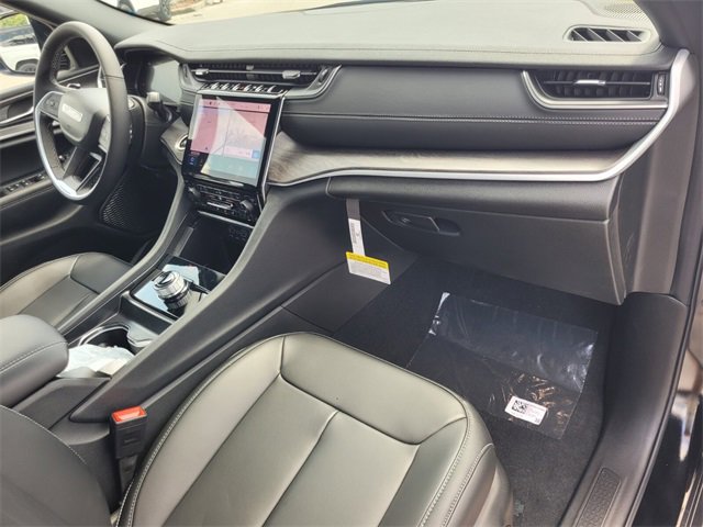 New 2025 Jeep Grand Cherokee Limited image 16