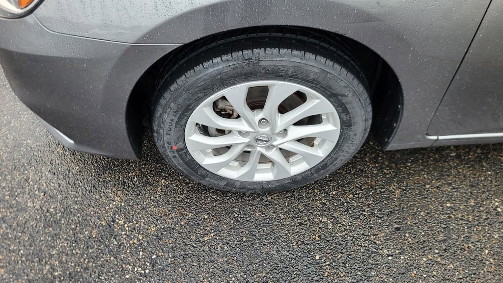 Used 2019 Nissan Sentra SV image 6