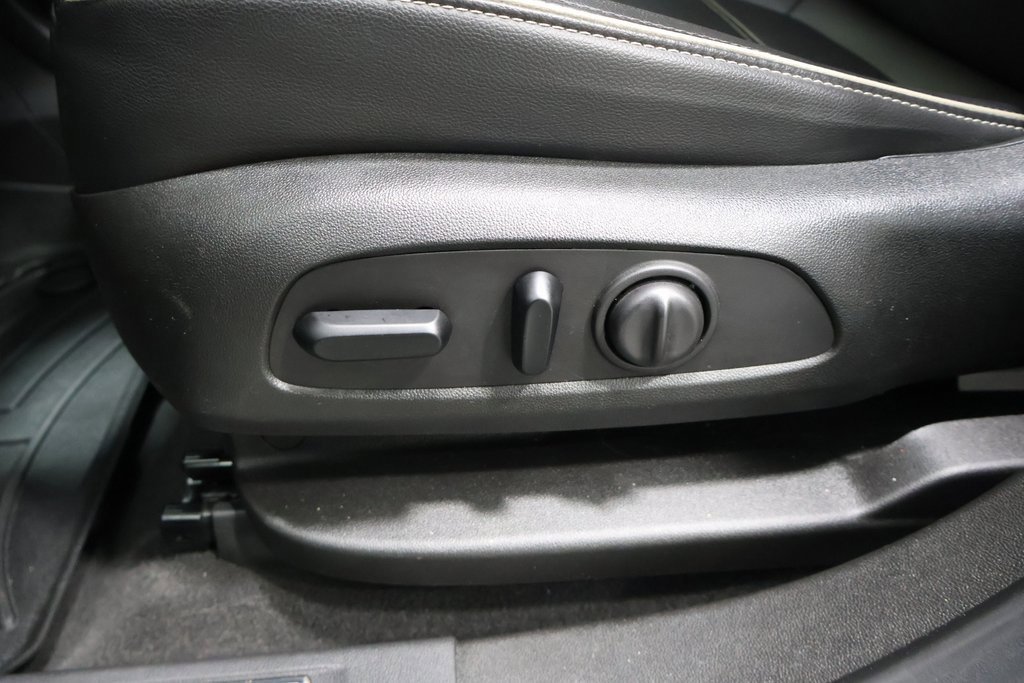 Used 2020 GMC Acadia Denali w/ Denali Ultimate Package image 14