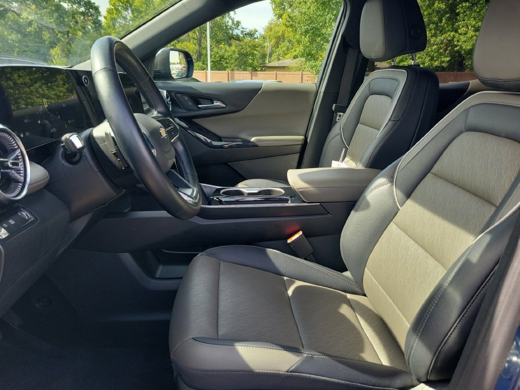 Used 2025 Chevrolet Equinox LT w/ Convenience Package II FWD image 20