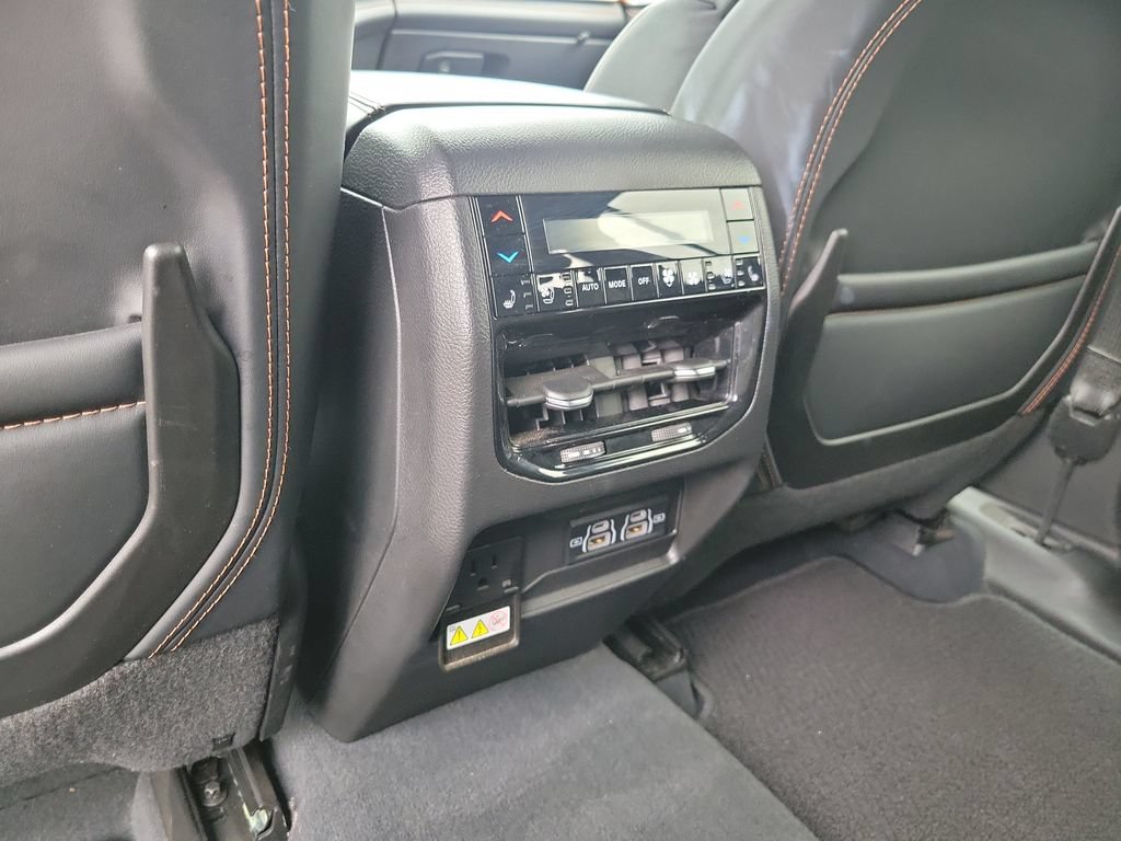 Used 2023 Jeep Grand Cherokee Summit AWD/4WD image 12