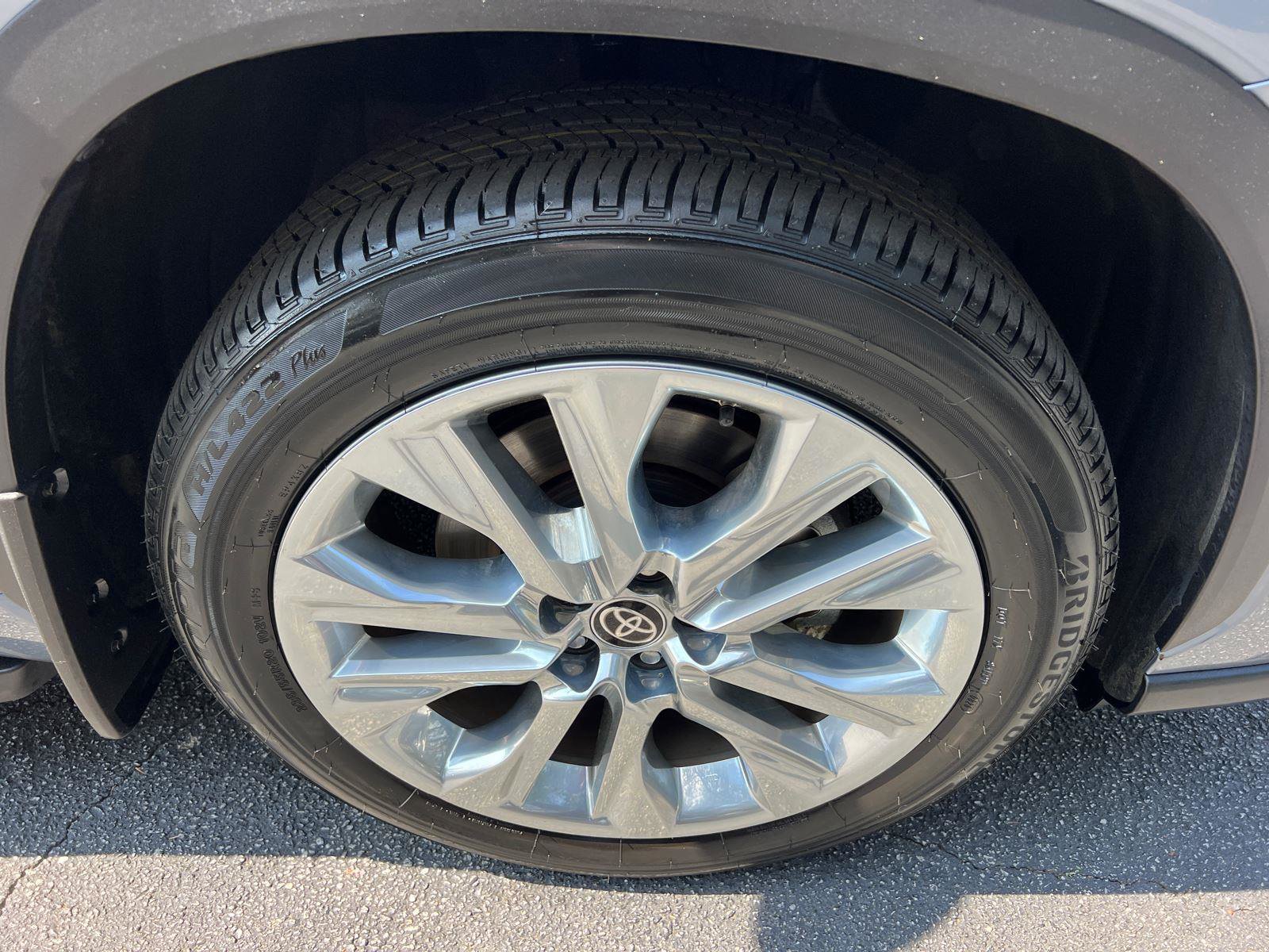 Used 2022 Toyota Highlander Limited image 13