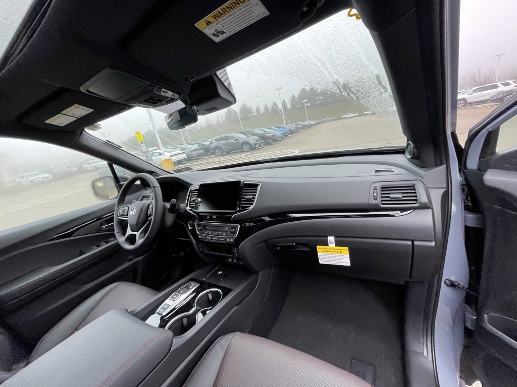 New 2026 Honda Ridgeline Black Edition image 11