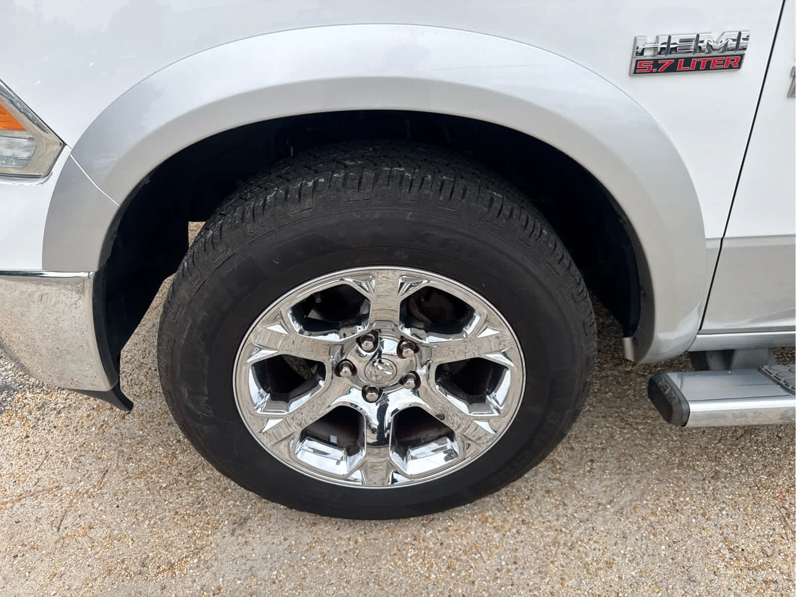 Used 2014 RAM 1500 Laramie w/ Convenience Group AWD/4WD image 12