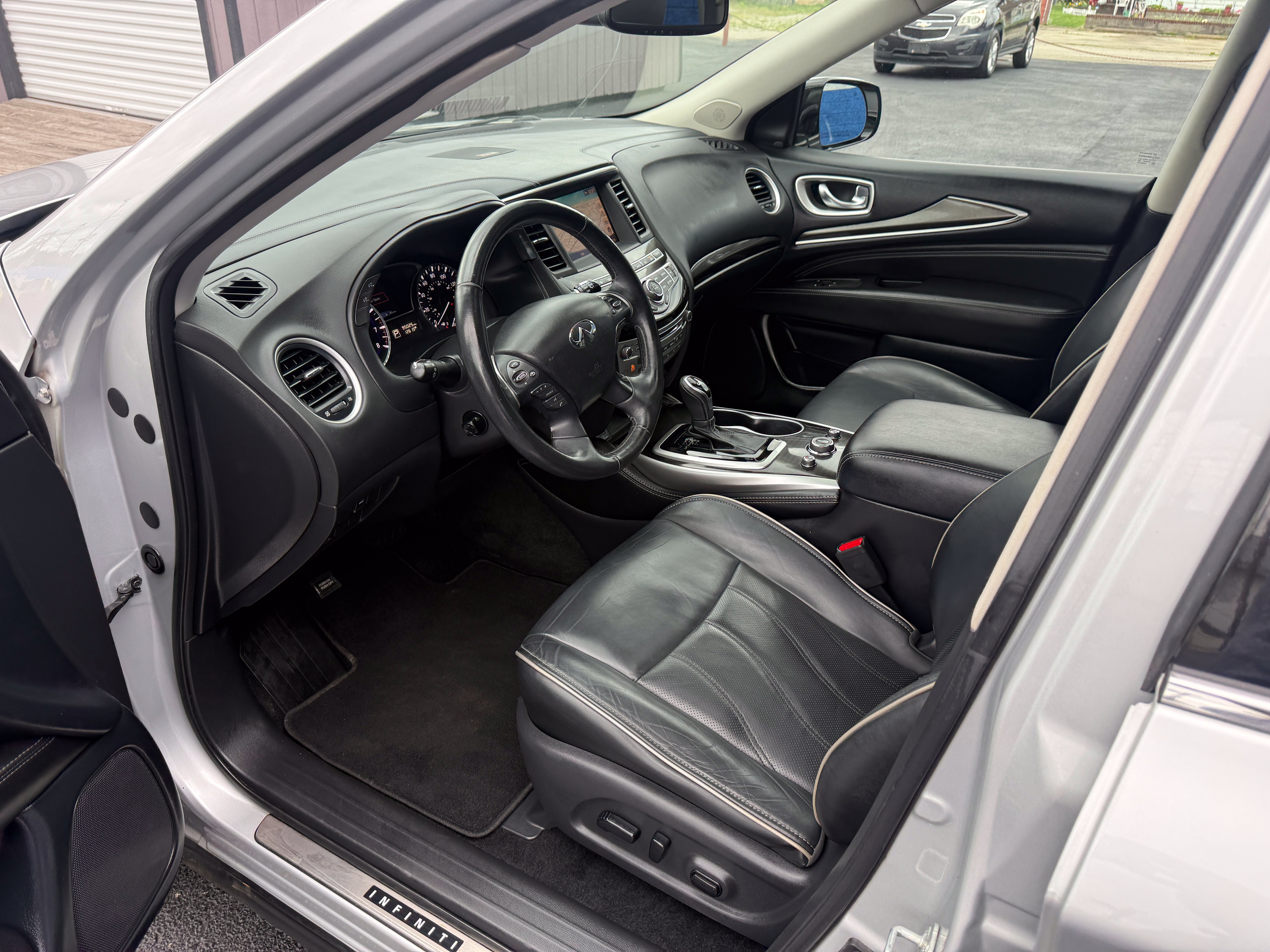 Used 2019 INFINITI QX60 Luxe w/ Essential Package AWD/4WD image 8