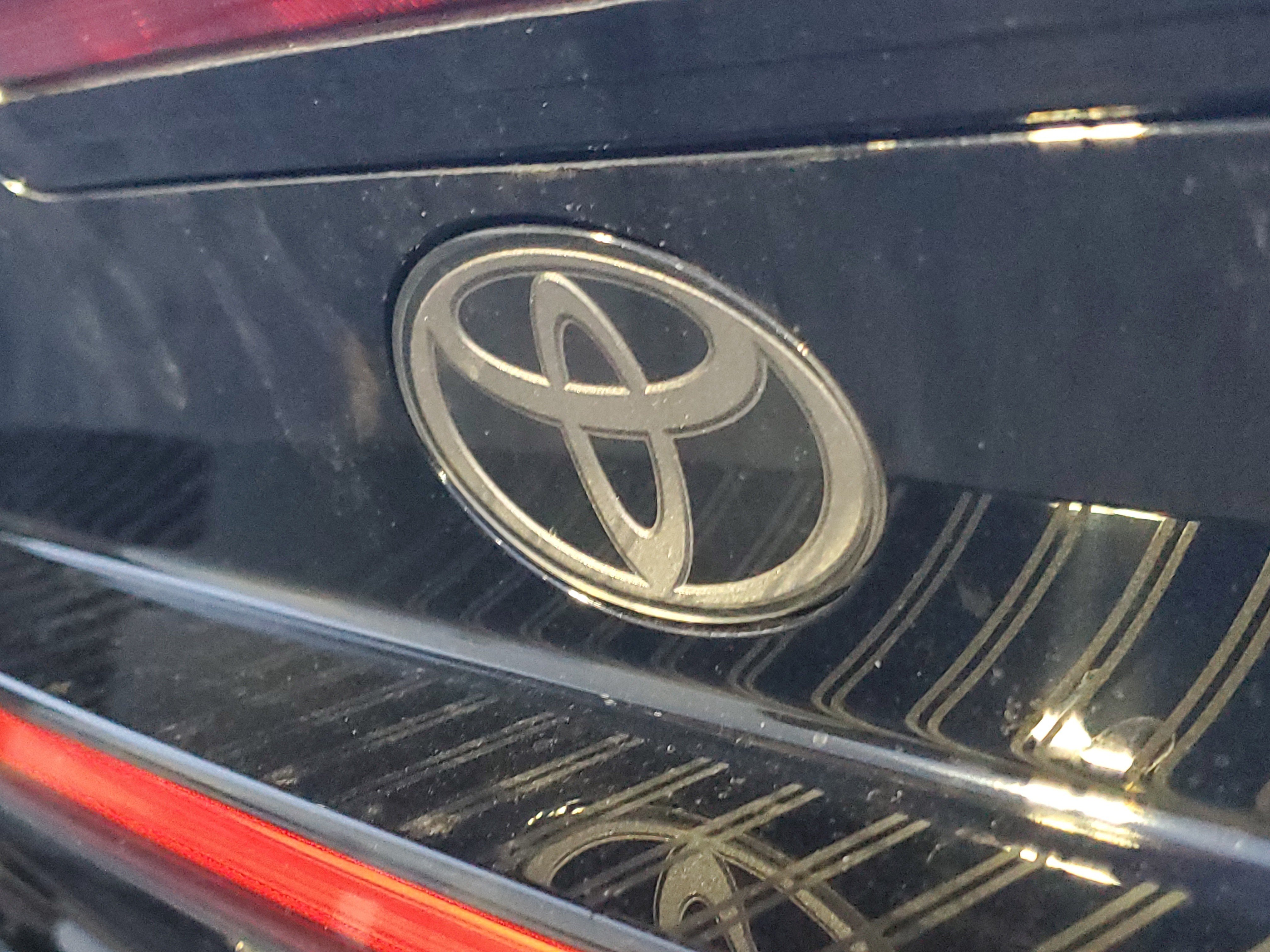 Certified 2024 Toyota Prius LE FWD image 9