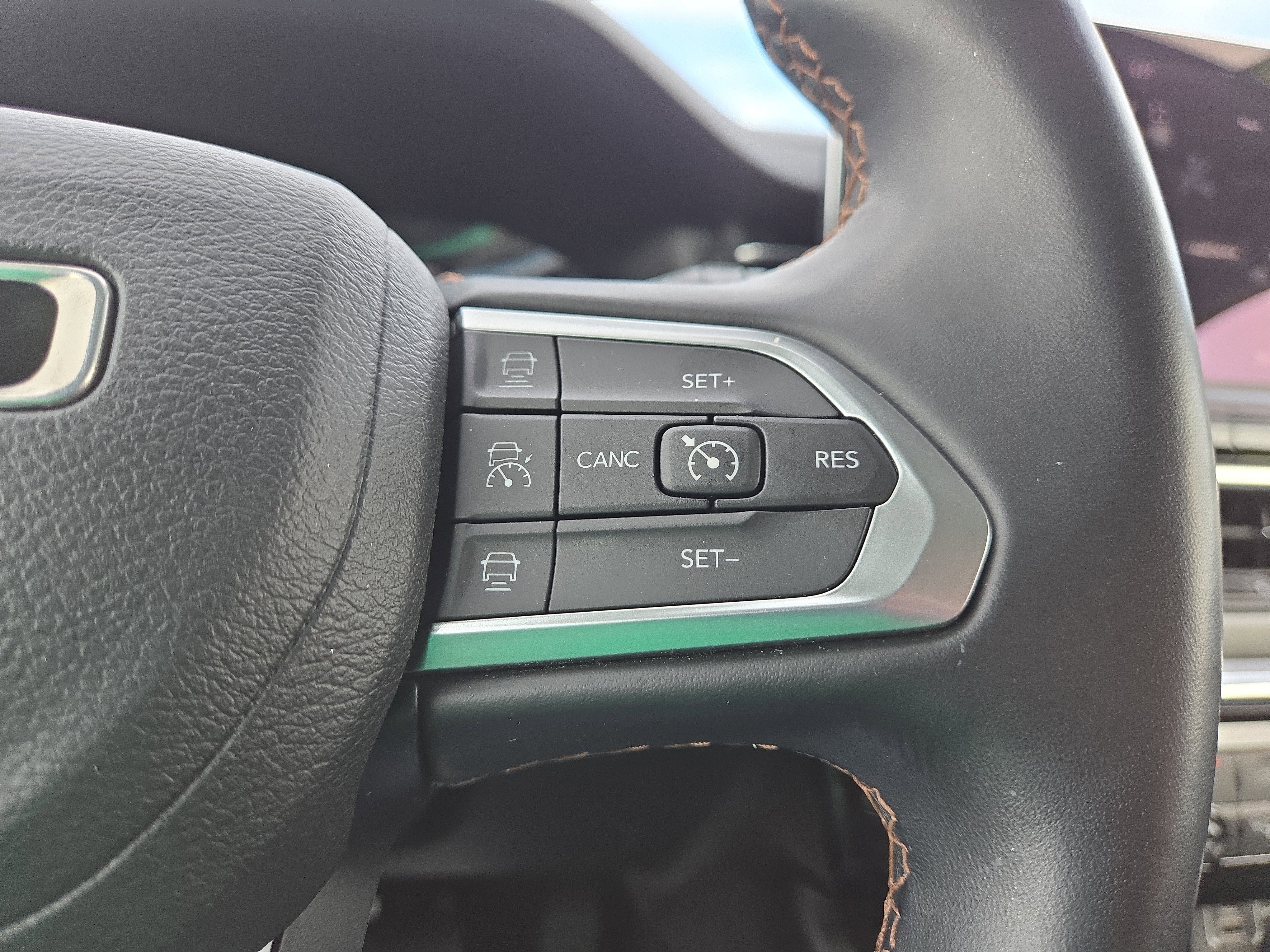 Used 2022 Jeep Compass Limited image 19