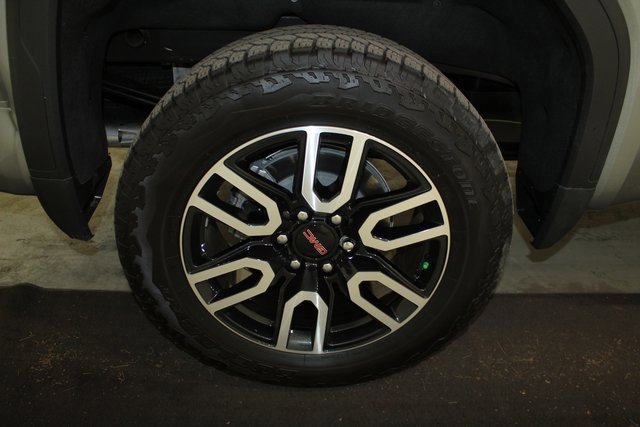 Used 2025 GMC Sierra 1500 AT4 w/ AT4 Premium Package image 18
