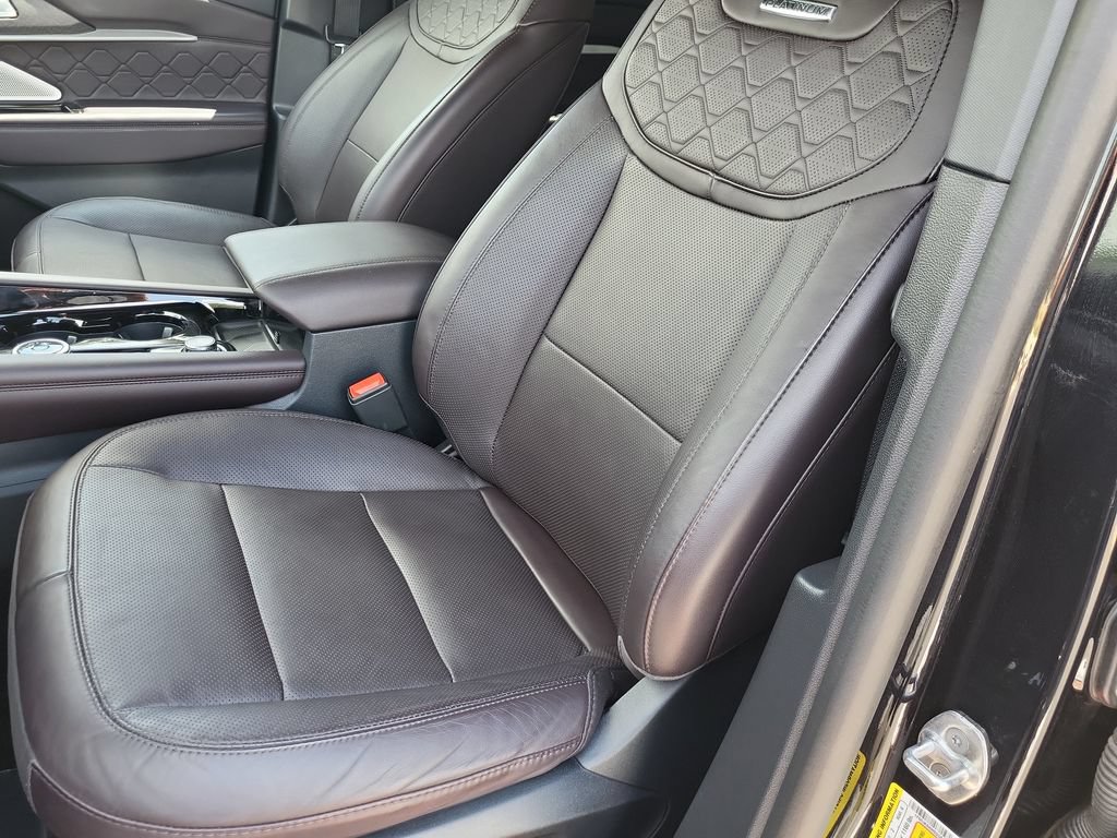 Used 2025 Ford Explorer Platinum w/ LUX Leather Package AWD/4WD image 13
