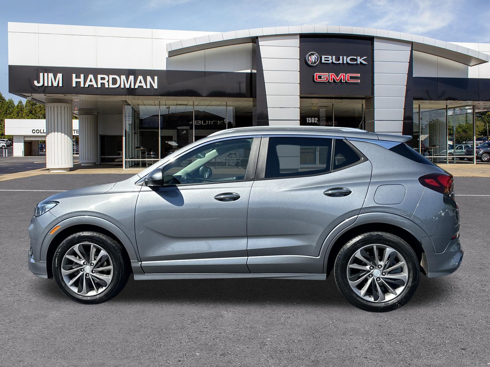 Used 2022 Buick Encore GX Select w/ Sport Touring Package FWD image 4