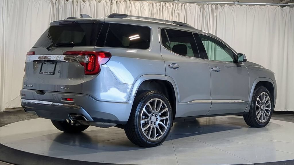 Used 2023 GMC Acadia Denali w/ Denali Technology Package AWD/4WD image 10