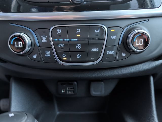 Used 2020 Chevrolet Traverse RS FWD image 19