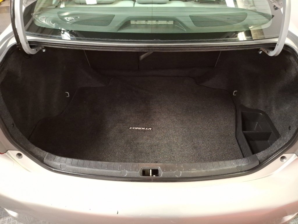 Used 2010 Toyota Corolla LE image 12