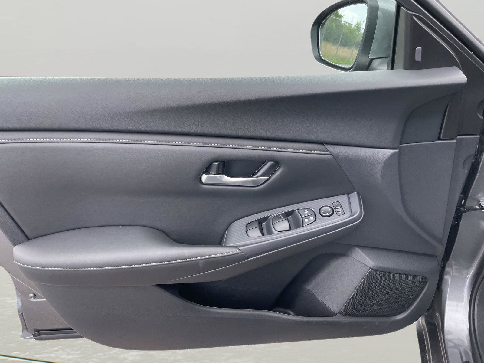 Used 2025 Nissan Sentra SV w/ All-Weather Package FWD image 22