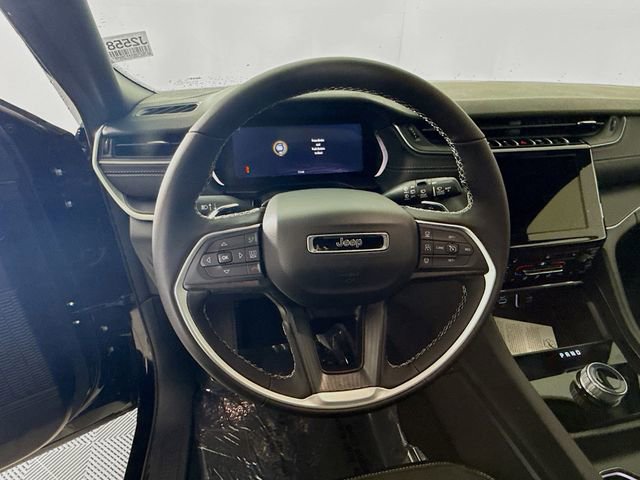 New 2025 Jeep Grand Cherokee L Altitude image 11
