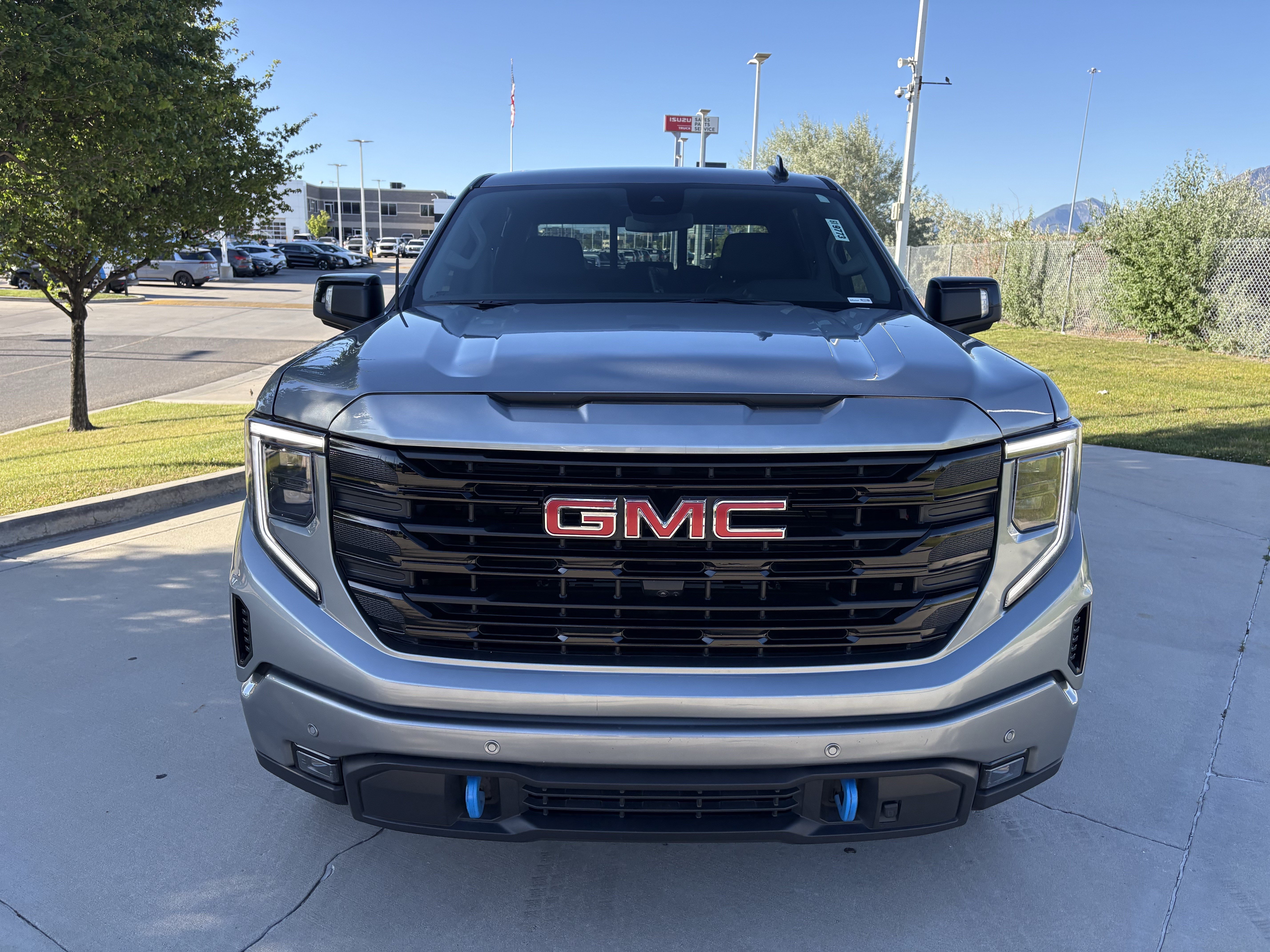Used 2025 GMC Sierra 1500 Elevation w/ Elevation Premium Package AWD/4WD image 8