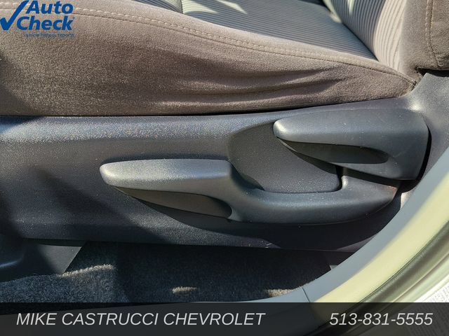 Used 2017 Toyota Prius V Two w/ Carpet Mat Package FWD image 18