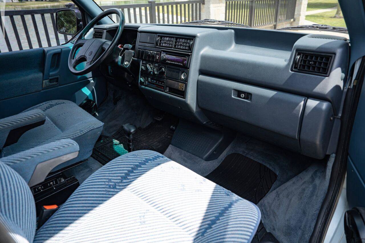 Used 1993 Volkswagen Eurovan GL image 23