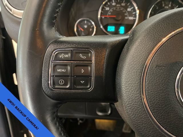 Used 2017 Jeep Wrangler Unlimited Rubicon w/ Connectivity Group AWD/4WD image 17