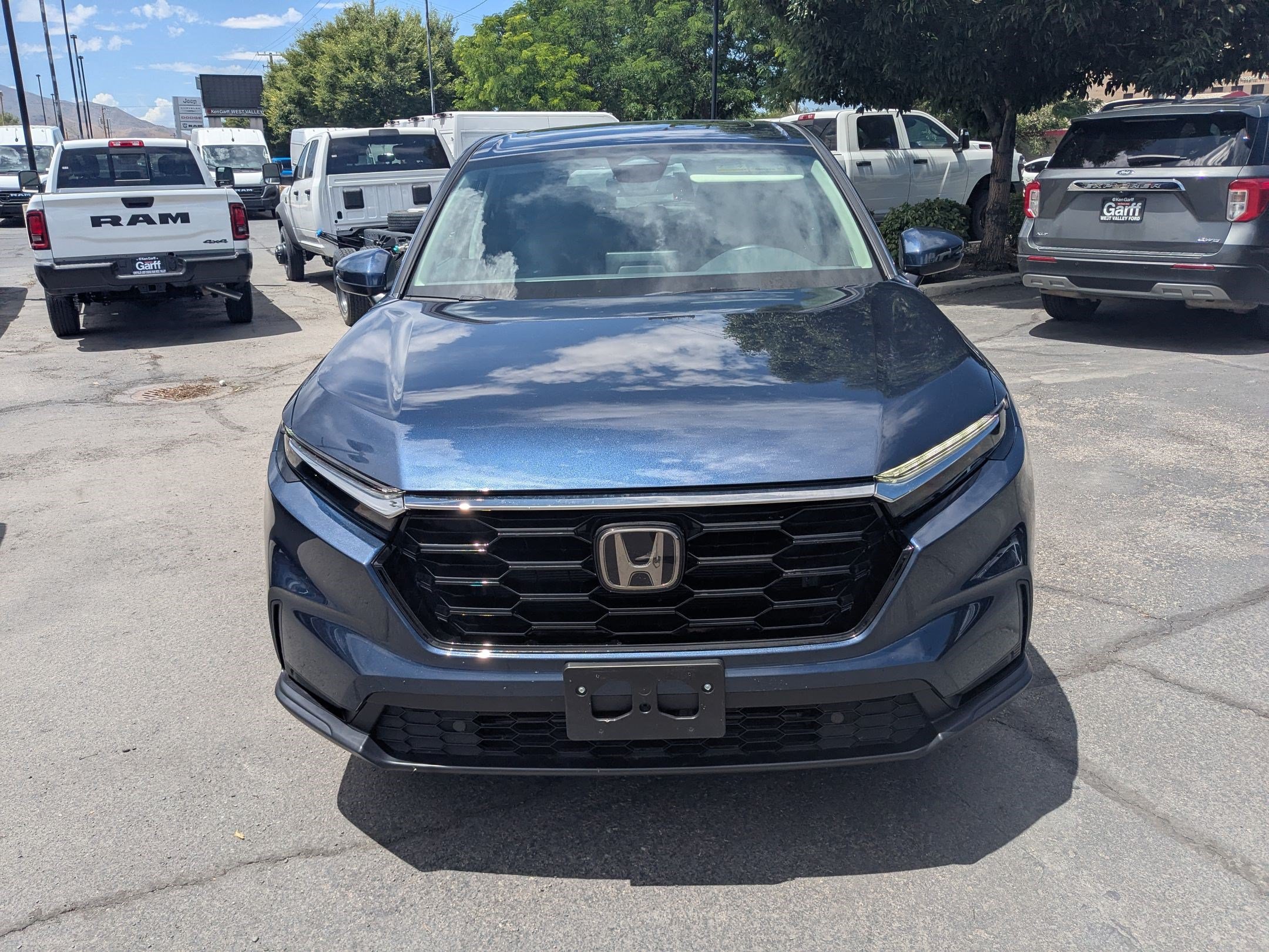 Used 2025 Honda CR-V EX-L image 12