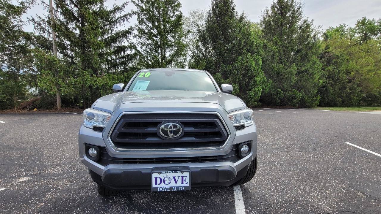 Used 2020 Toyota Tacoma SR5 AWD/4WD image 4